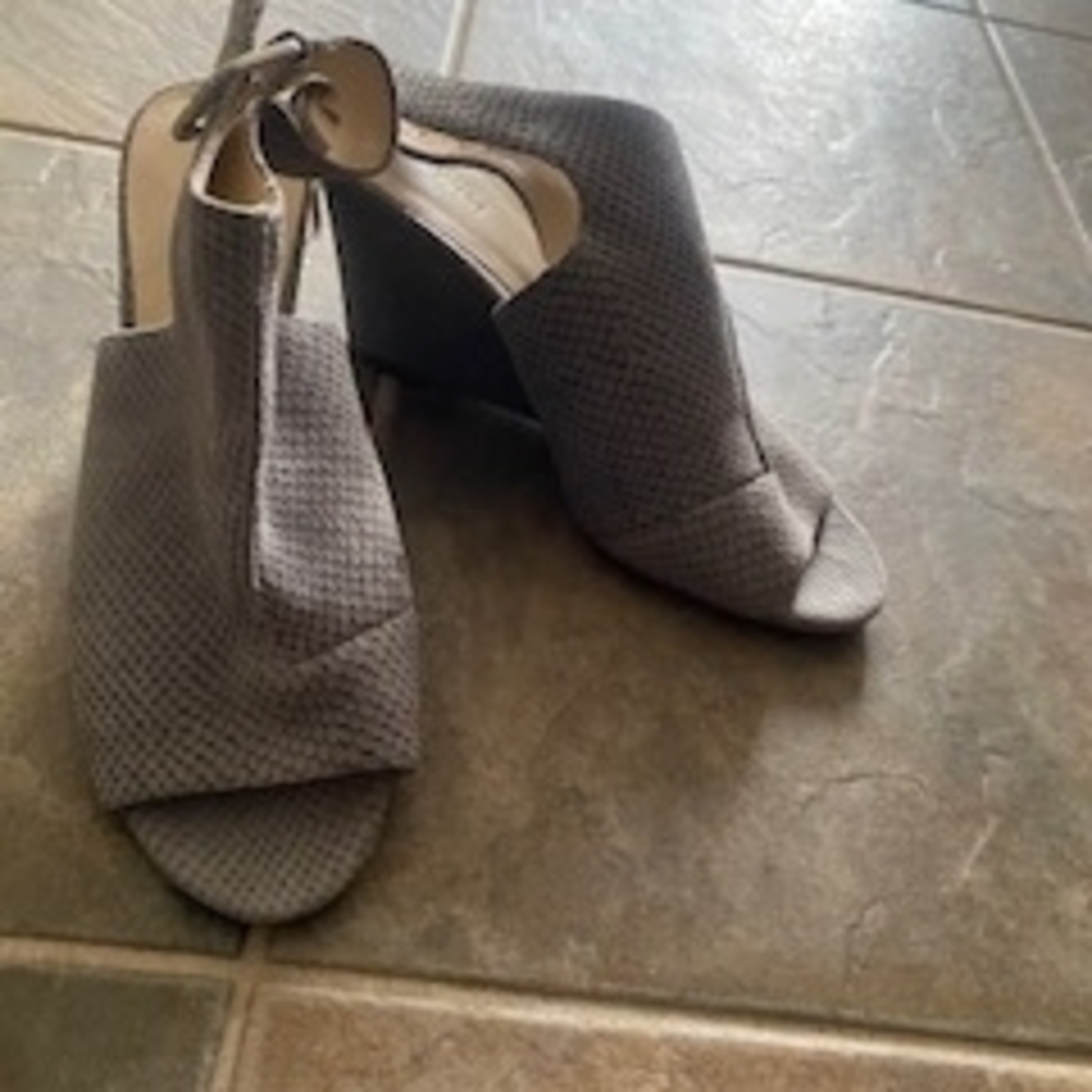 Gray Women's Open-Toe Shoes